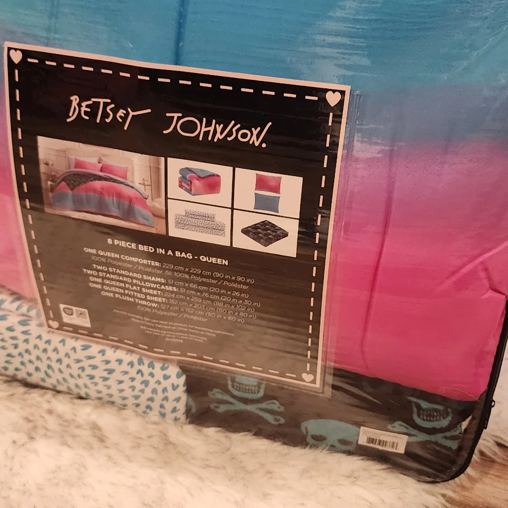 Betsey Johnson Ombre Skull Queen 8 PIECE BED SET new
